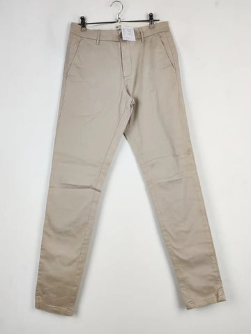 The Chinos (P-240)